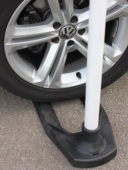 drive on flag base